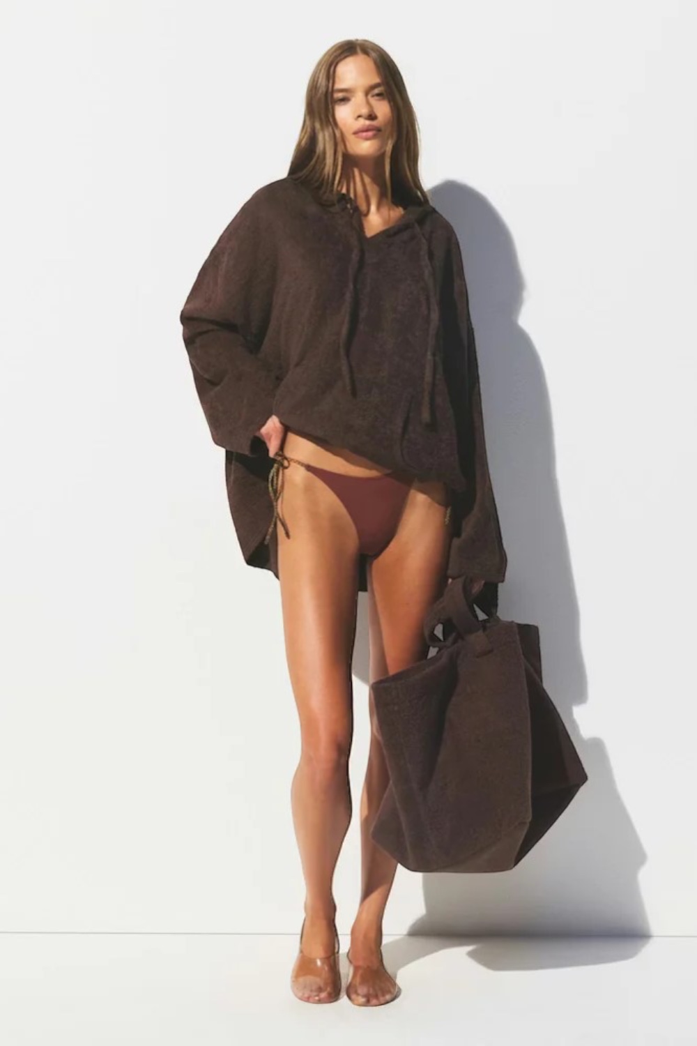 תמונת כל הלוק של OVERSIZED HOODIE